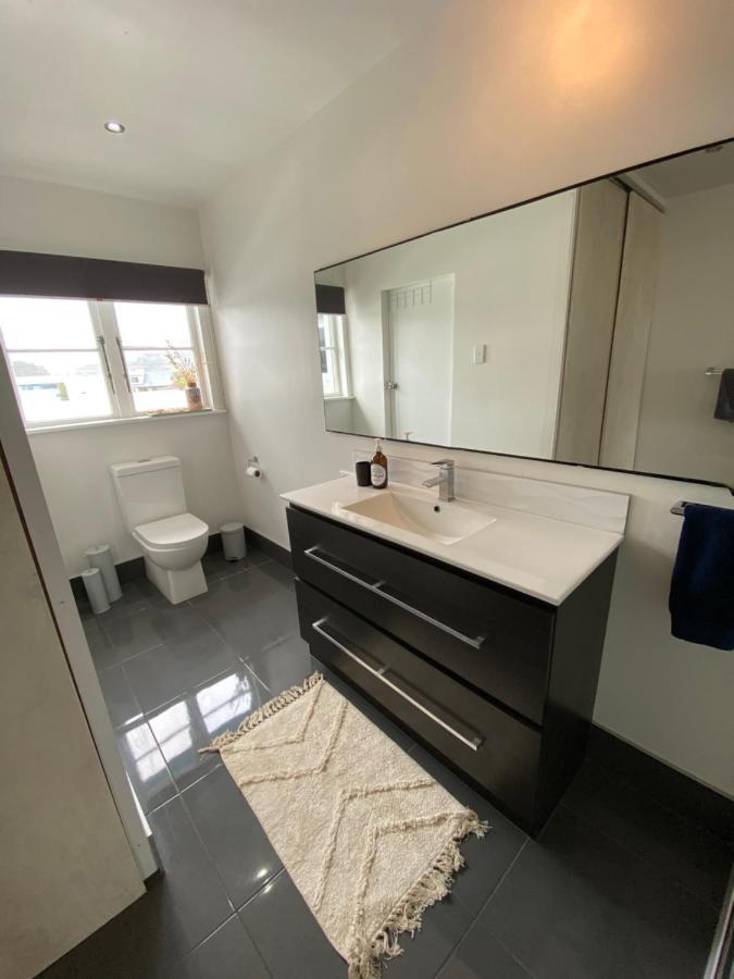 Surf N Stay Whangamata Exterior photo