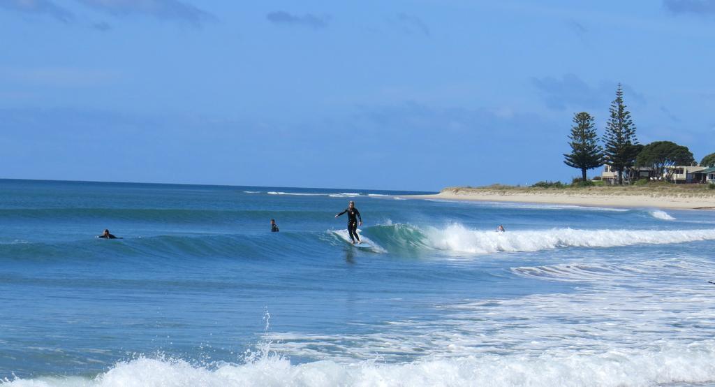Surf N Stay Whangamata Exterior photo