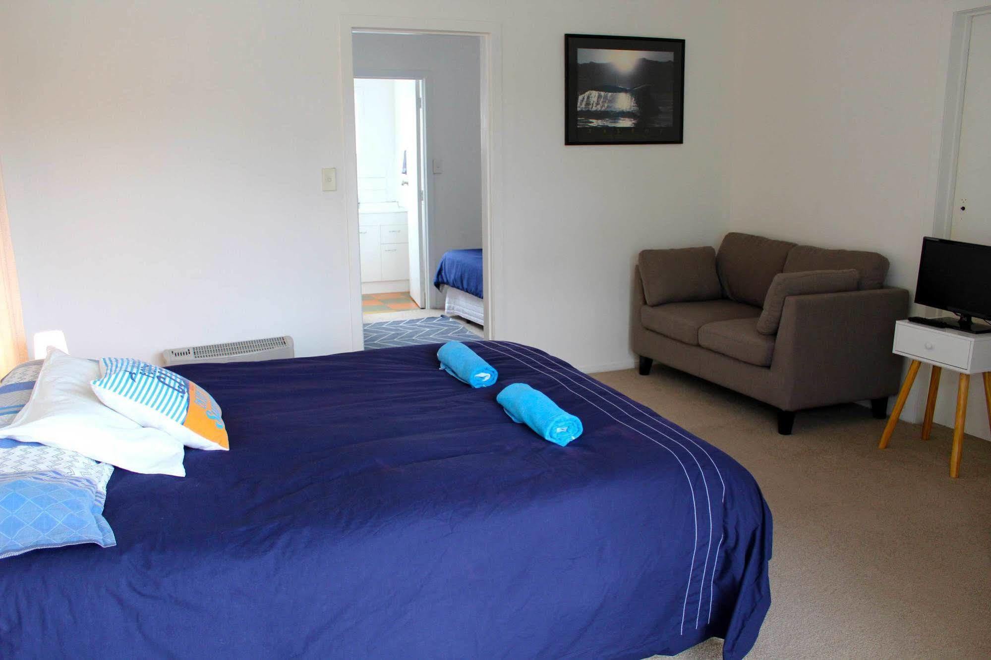 Surf N Stay Whangamata Exterior photo