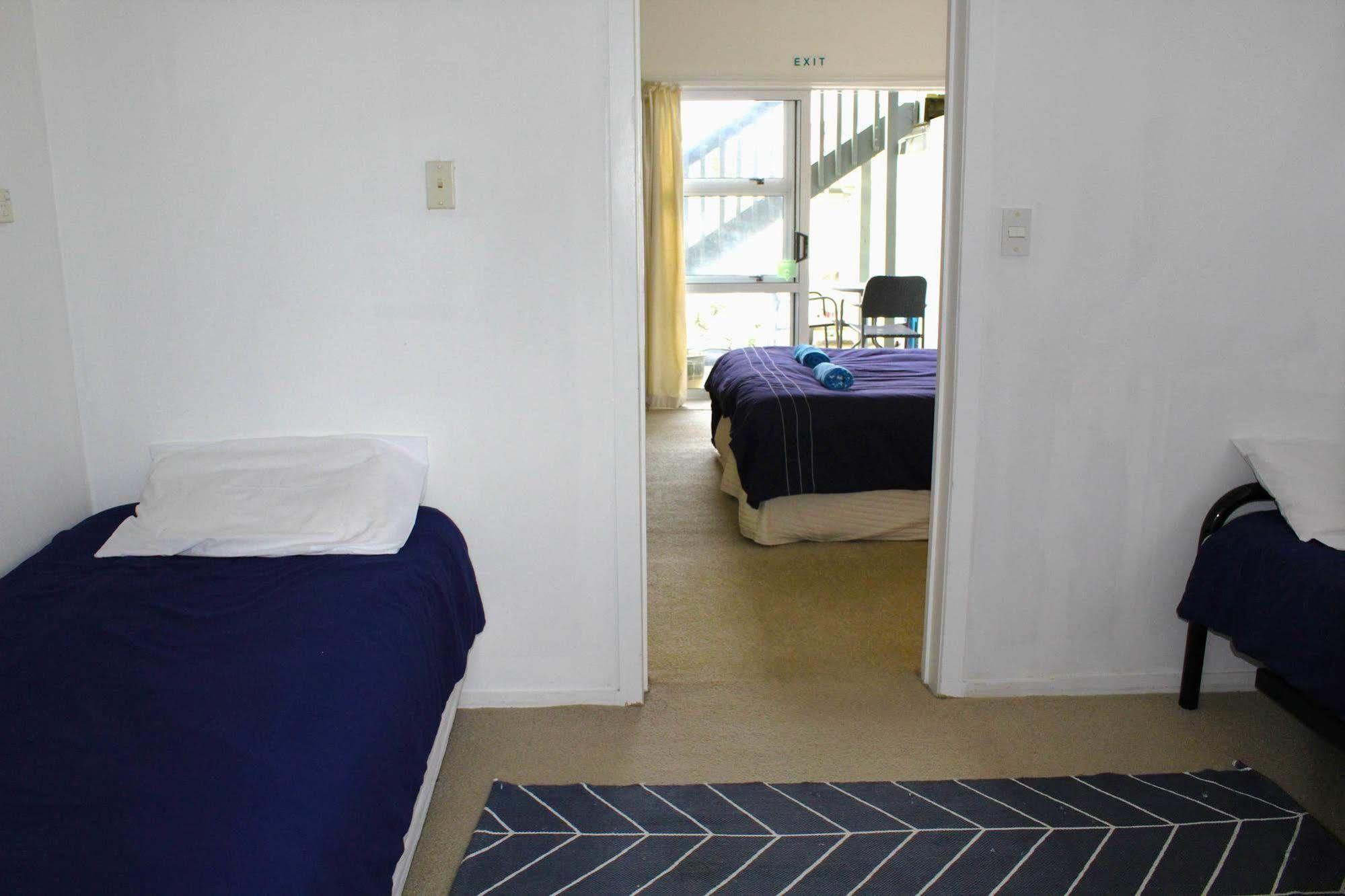 Surf N Stay Whangamata Exterior photo